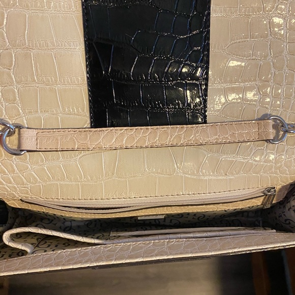 Guess crocodile texture clutch evening bag - Picture 5 of 8